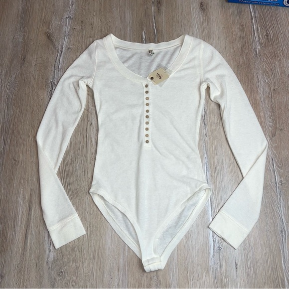 NEW Free People Dylan Thermal Bodysuit Top w/ Thumbhole Ivory Womens Size XS - Picture 2 of 11